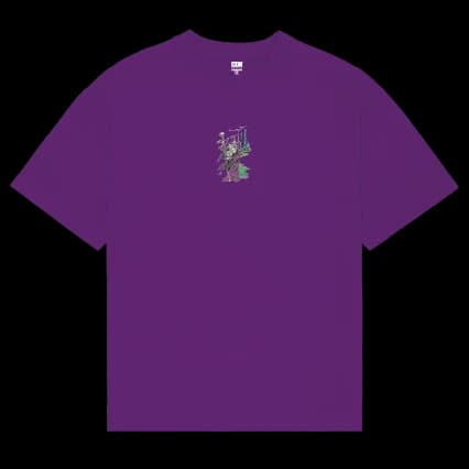 <div style="max-width: 800px; margin: 0 auto; padding: 60px 20px;">
<h2 style="font-size: 42px; font-weight: bold; margin-bottom: 20px; color: #1a1a1a;">
CAMISETA <span style="color: #ff8c00;">CDECKS</span>
</h2>
<p style="font-size: 18px; line-height: 1.8; margin-bottom: 20px; color: #333;">
Feita pra quem carrega atitude em cada movimento. A camiseta CDECKS traduz o lifestyle das ruas com caimento leve, toque macio e visual autêntico. Seja no rolê, na sessão ou no dia a dia, ela acompanha o ritmo sem perder o estilo.
</p>
<p style="font-size: 18px; line-height: 1.8; margin-bottom: 30px; color: #333;">
Detalhes pensados pra durar e um design que fala por si. Cada peça carrega a essência de quem vive o street de verdade — sem precisar provar nada pra ninguém.
</p>
<div style="background: #f5f5f5; border-left: 4px solid #ff8c00; padding: 20px; margin: 30px 0; border-radius: 8px;">
<h3 style="font-size: 24px; margin-bottom: 15px; color: #ff8c00;">Especificações</h3>
<ul style="list-style: none; padding: 0;">
<li style="padding: 8px 0; color: #333;">▸ Modelagem confortável com ótimo caimento</li>
<li style="padding: 8px 0; color: #333;">▸ Ideal para o dia a dia ou sessão de skate</li>
<li style="padding: 8px 0; color: #333;">▸ Visual clean que combina com qualquer fita</li>
</ul>
</div>
<p style="text-align: center; font-size: 20px; font-weight: bold; margin-top: 40px; color: #1a1a1a;">
Não é só uma camiseta. É sua identidade nas ruas. É <span style="color: #ff8c00;">CDECKS</span>.
</p>
</div>